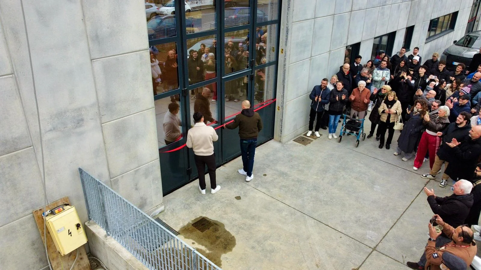 Inaugurazione nuova sede Carrozzeria A.G - taglio del nastro